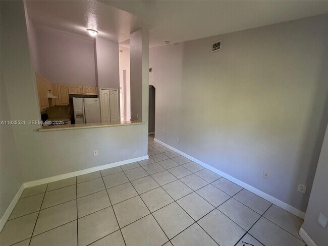 Building Photo - 1543 SE 25th St