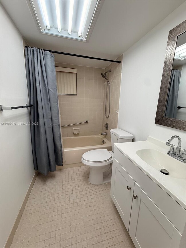 Building Photo - 5130 Las Verdes Cir