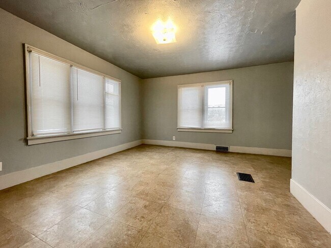 Building Photo - 1239 Terrace St