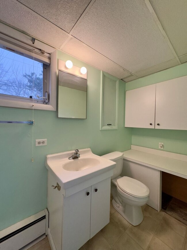 Building Photo - Charming Split-Level Interior 3 Bedroom/2 Bathroom Detached Home in Lutherville Timonium, MD!