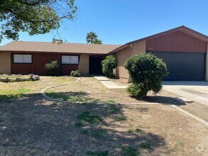 Building Photo - Spacious home in Lemoore