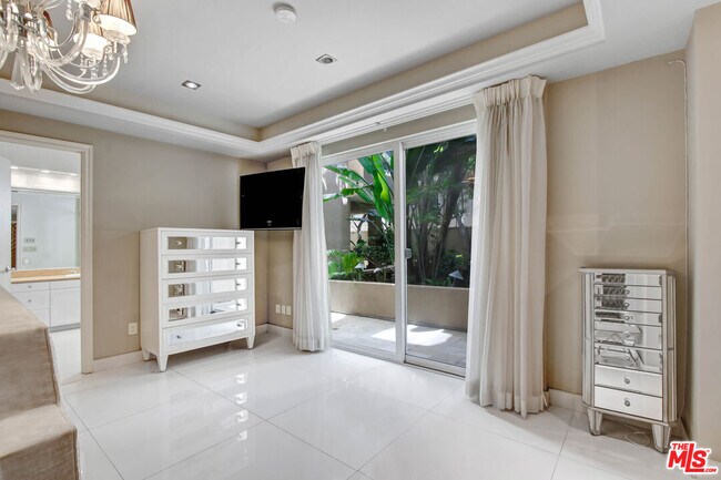 Building Photo - 11921 Dorothy St