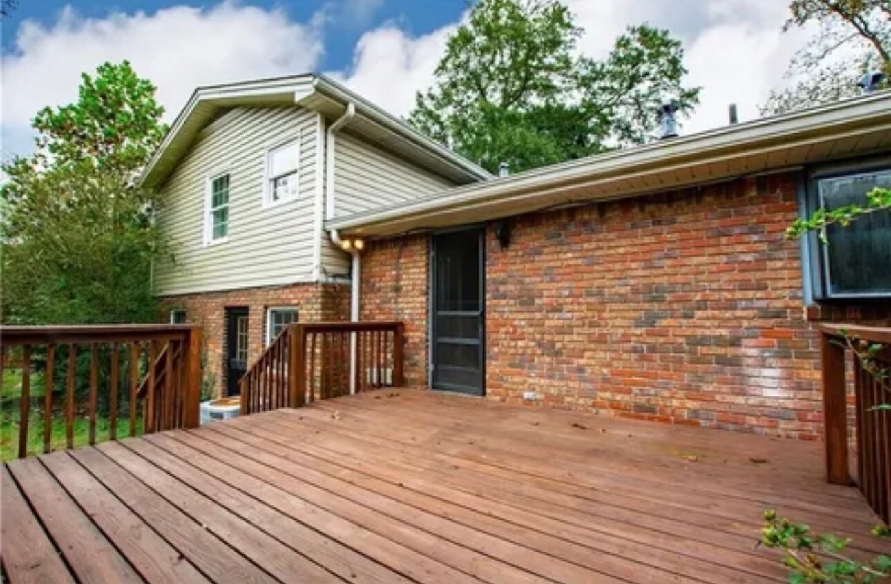 Building Photo - 3077 Laura Ln