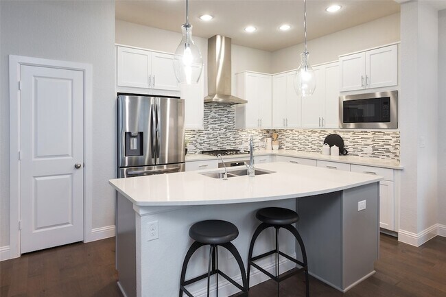 Building Photo - 1115 Manacor Ln