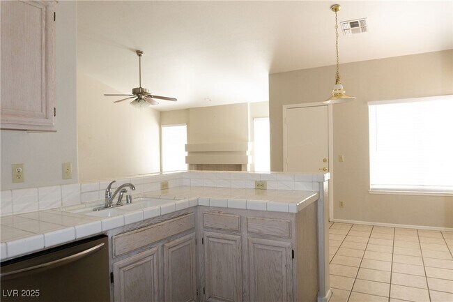 Building Photo - 4709 Victoria Beach Way