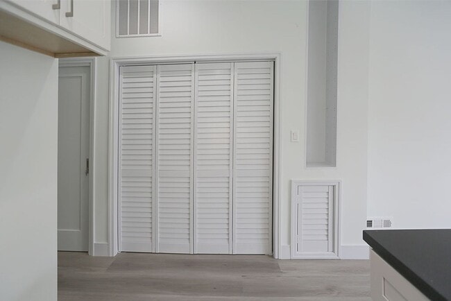 Building Photo - OPEN HOUSE: Sunday (7/20) 1:30pm-2:00pm. F...