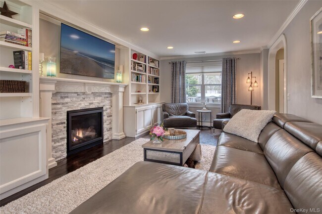 Building Photo - 9 Deborah Dr