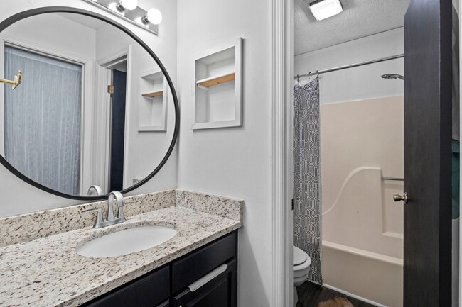 Building Photo - 2bd/2ba Condo on the Saluda River