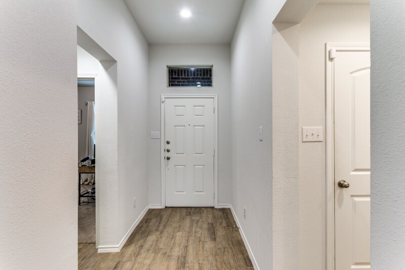 Building Photo - 9925 Ryegrass Terrace