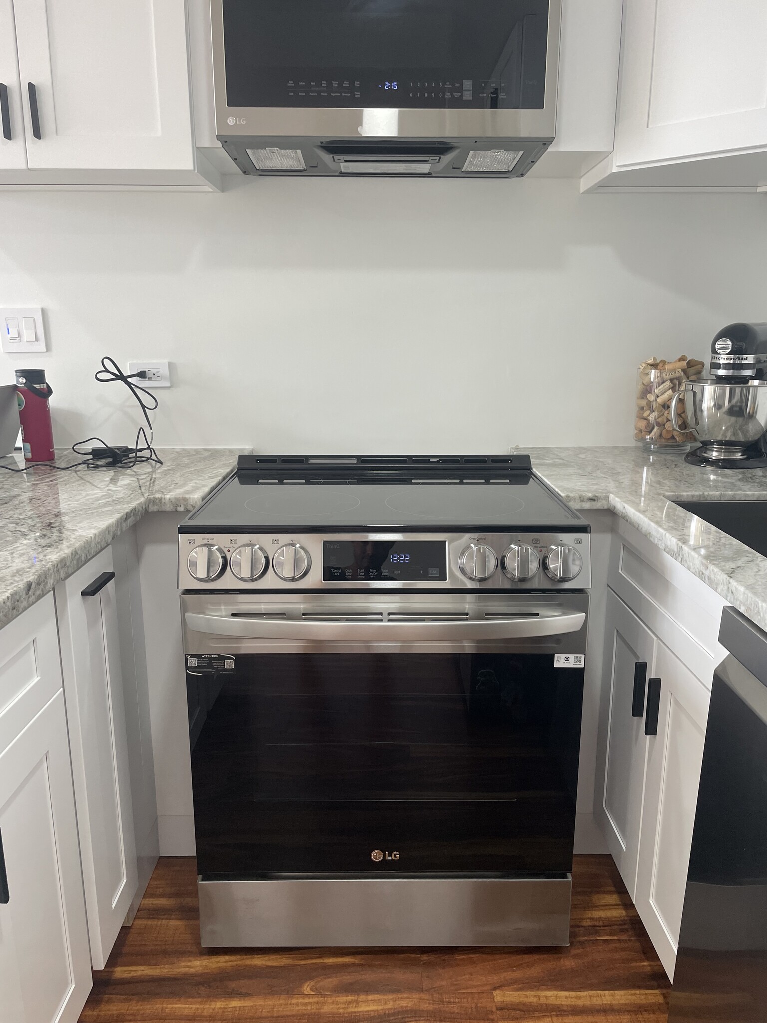 Building Photo - 411 Hobron Ln