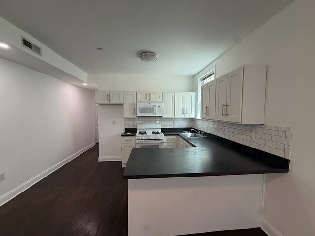 Building Photo - 152 Stevens Ave
