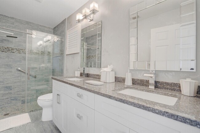 Building Photo - 6099 Waldwick Cir