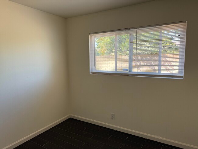 Building Photo - 2727 Recinto Ave