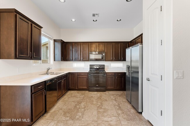Building Photo - 6120 Livingston Loop