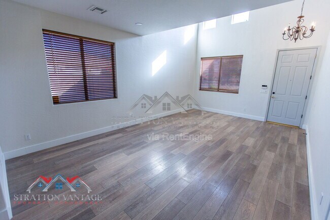 Building Photo - 14616 W Windward Ave