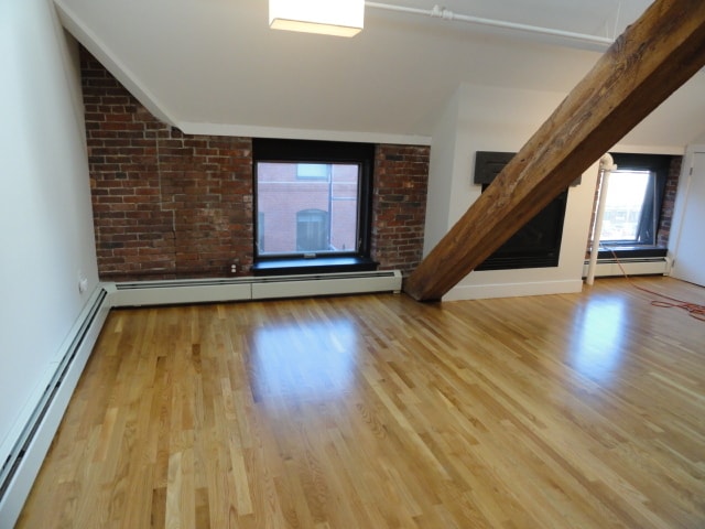Building Photo - 537 Congress St