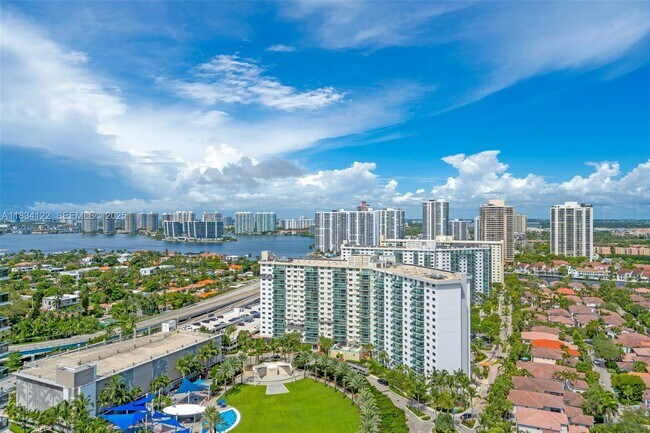 Building Photo - 19333 Collins Ave