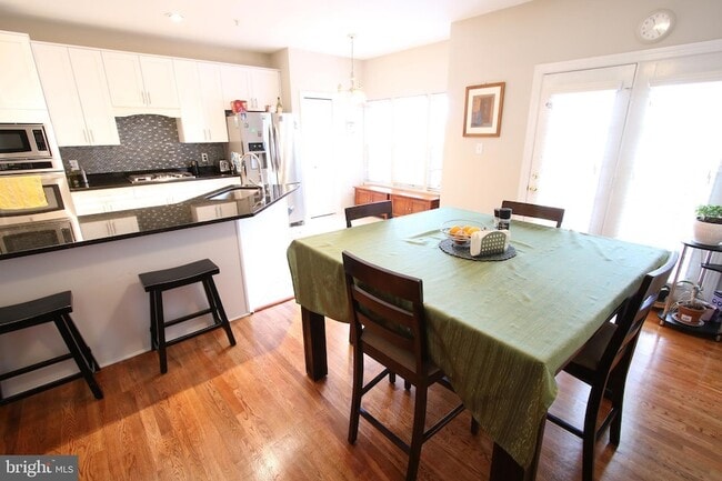 Building Photo - 13728 Valley Oak Cir