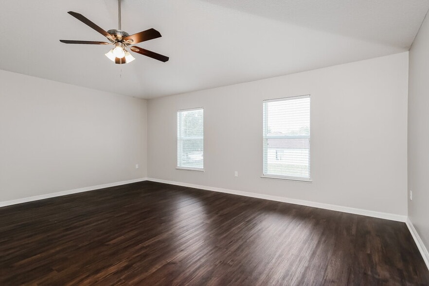 Building Photo - 2220 Aitkin Loop