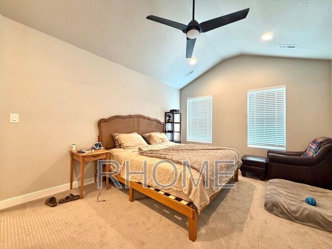 Building Photo - 5066 Elmfield Wy