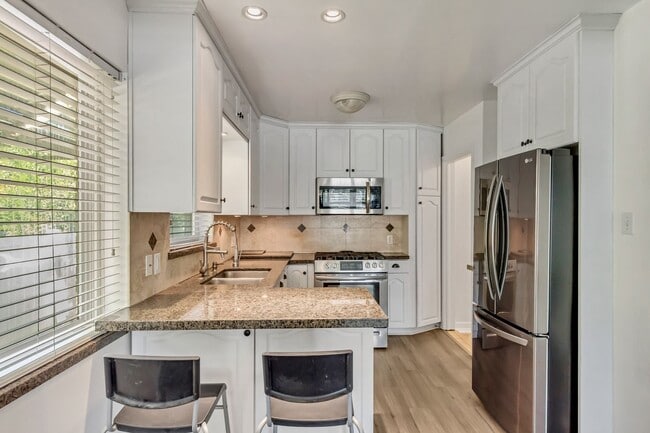 Building Photo - Exceptional 4-Bedroom Home in Prime Sugar House Location!