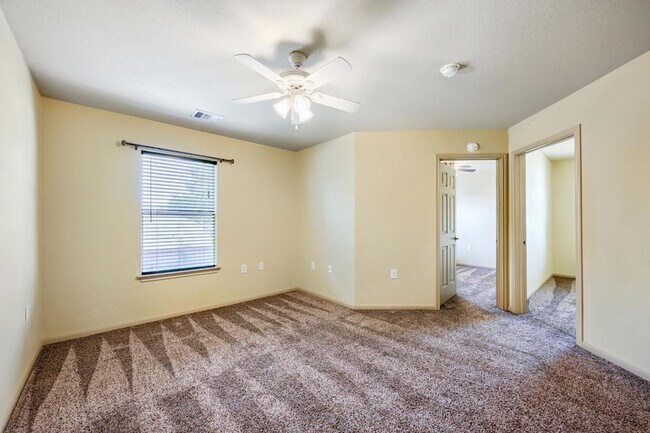 Building Photo - 7425 Thannas Way