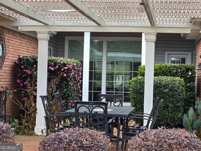 Building Photo - 65 Wyngate Dr