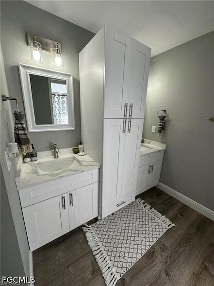 Building Photo - 1714 SE 2nd St