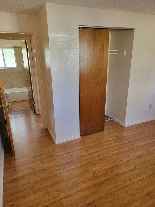 Building Photo - 748 Bunyan Ct