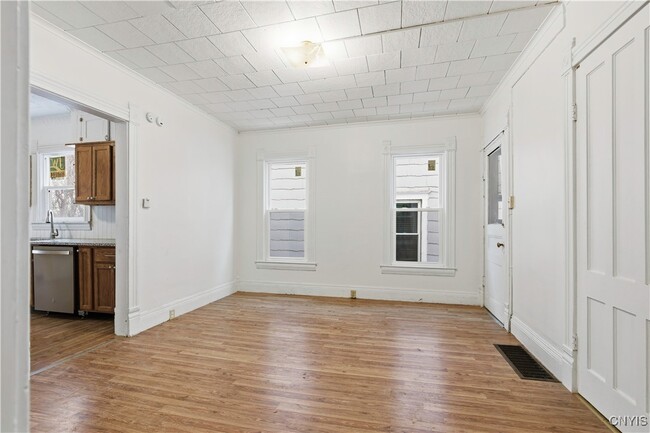 Building Photo - 344 Bryant Ave