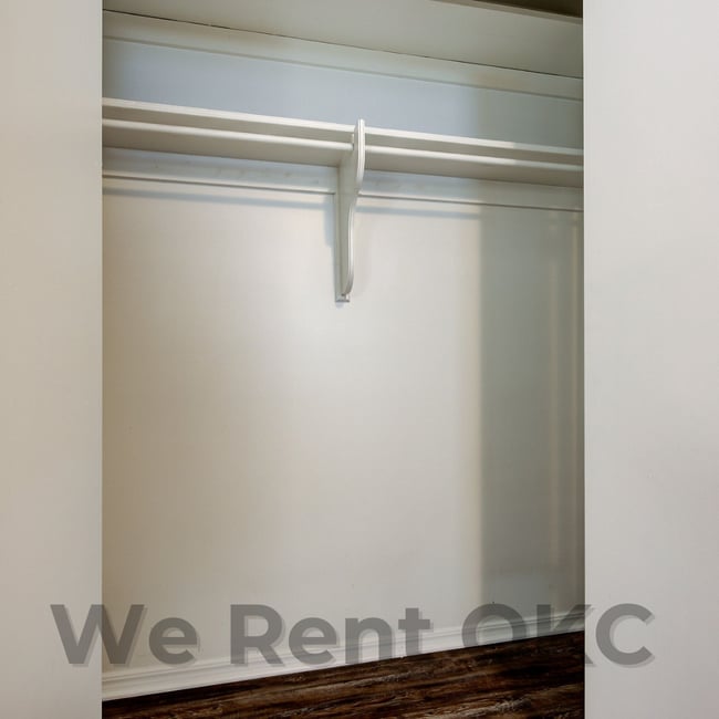 Building Photo - 1332 SW 77th Pl