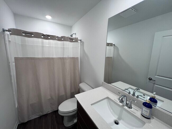 Building Photo - 25701 W Yorkshire Dr