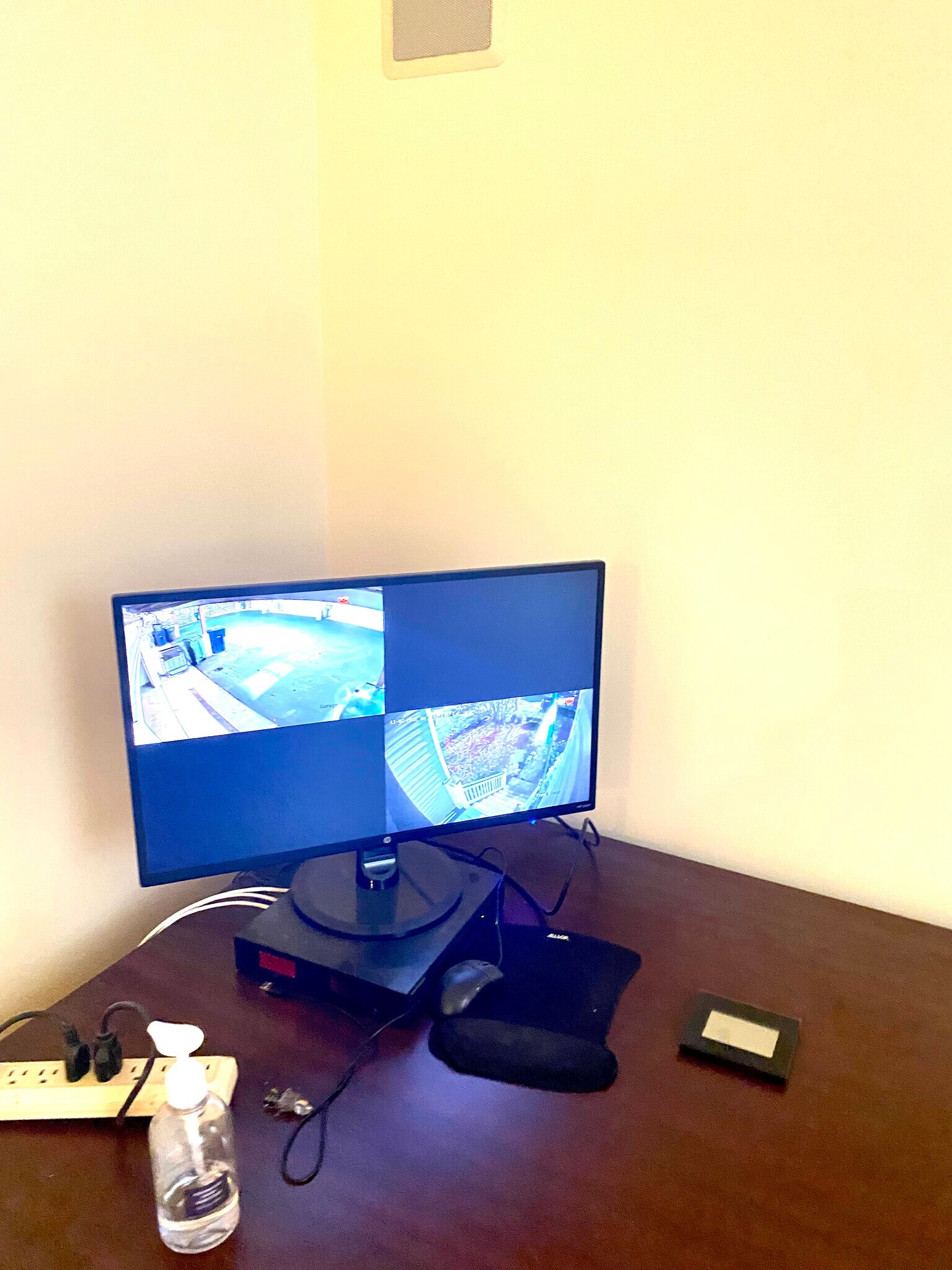 Building Photo - 5785 Kingsbury Pl