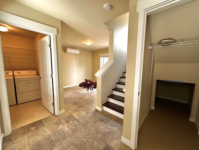 Building Photo - Beautiful, Luminous 2BR | 2.5BA in the Hea...