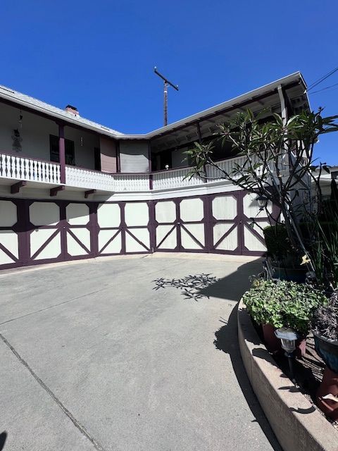 Building Photo - 205 W Grand Ave