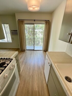 Interior Photo - 12415 Pacific Ave