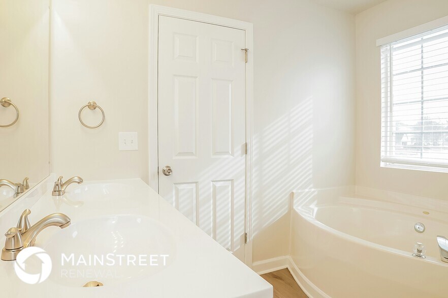 Building Photo - 2304 Lannigan Dr