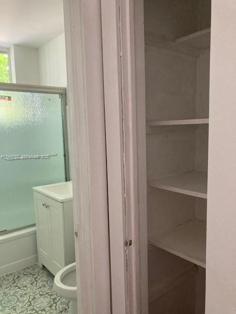 Building Photo - 7421 Carlyle Ave