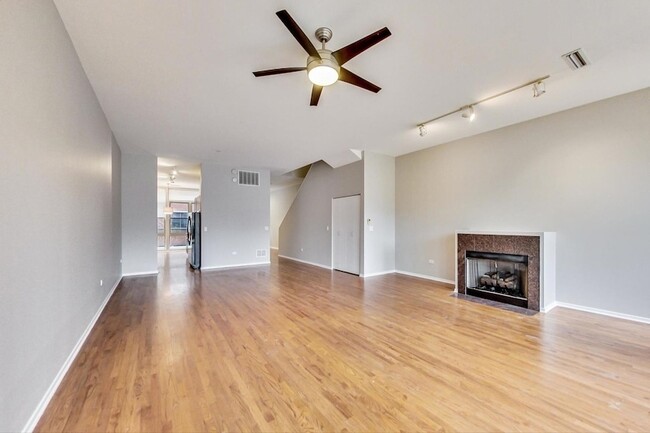 Building Photo - 324 N Jefferson St