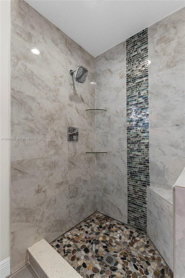 Building Photo - 20003 NE 6th Ct Cir