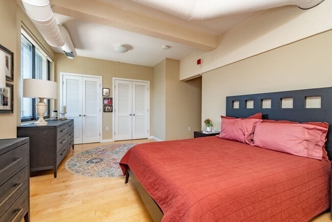 Building Photo - 210 South St