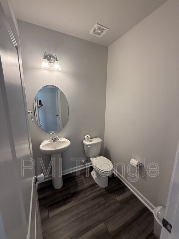 Building Photo - 716 Cormiche Ln