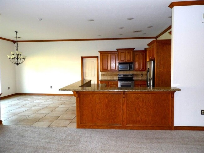 Building Photo - 202 Begonia