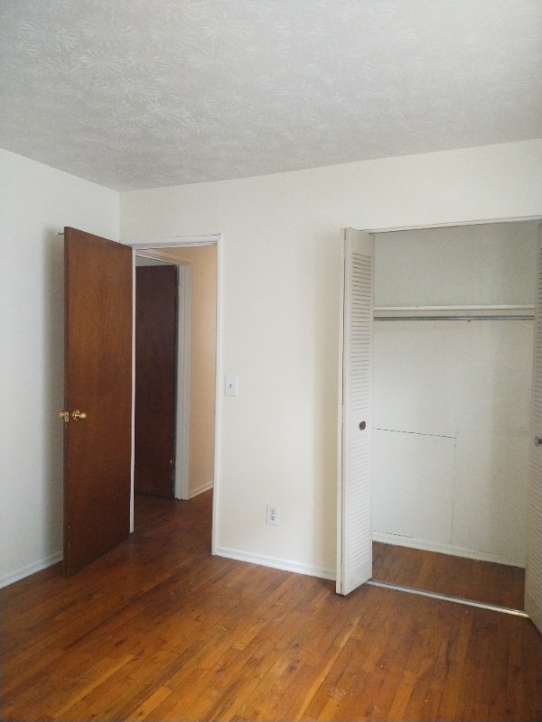 Building Photo - 2044 Mills Ave