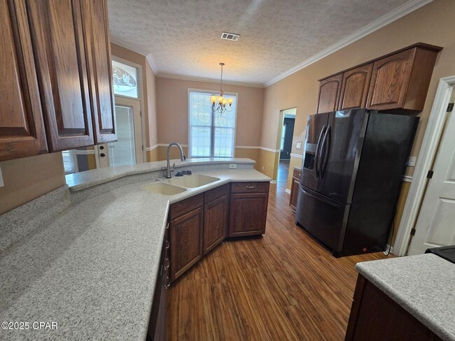 Building Photo - 5209 Hickory St