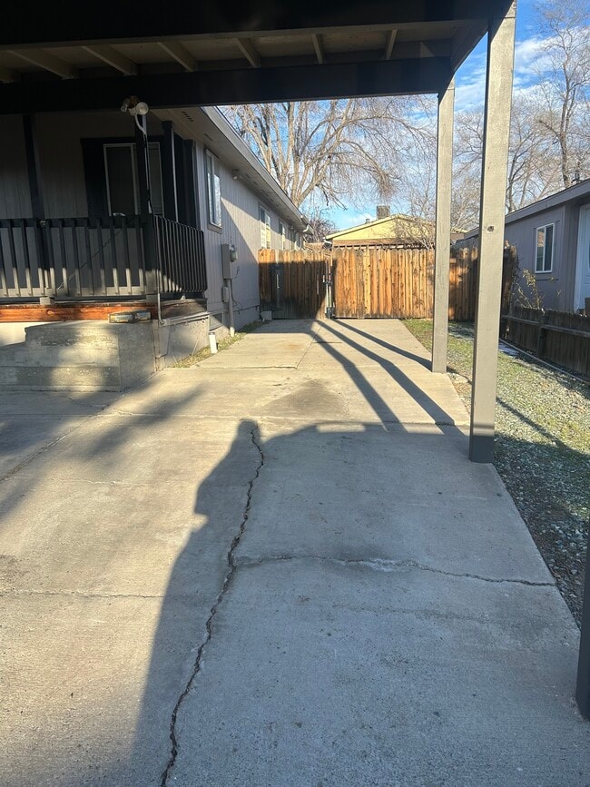 Building Photo - 2730 Larkspur St