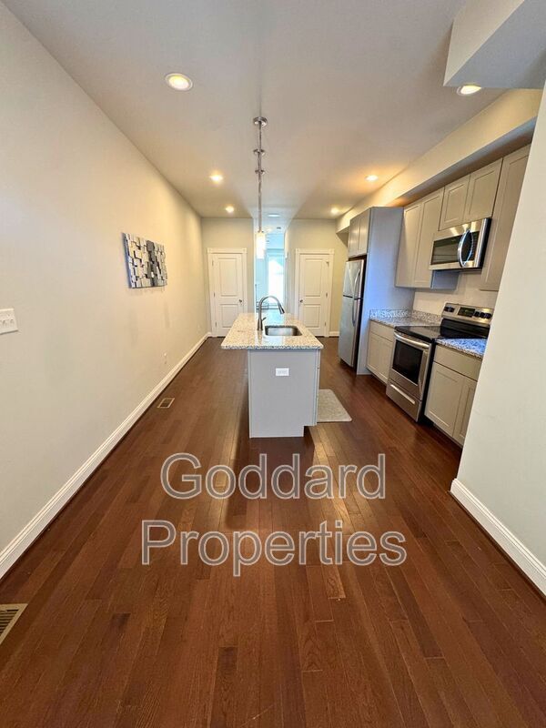 Building Photo - 842 N Patterson Park Ave