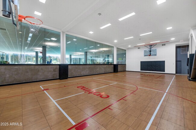 Building Photo - 7117 E Rancho Vista Dr