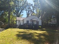 Building Photo - 482 Freyer Dr NE