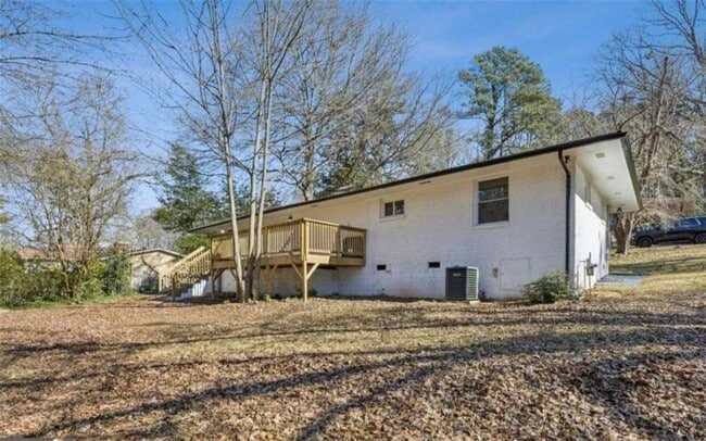 Building Photo - 5729 Jefferson Ave